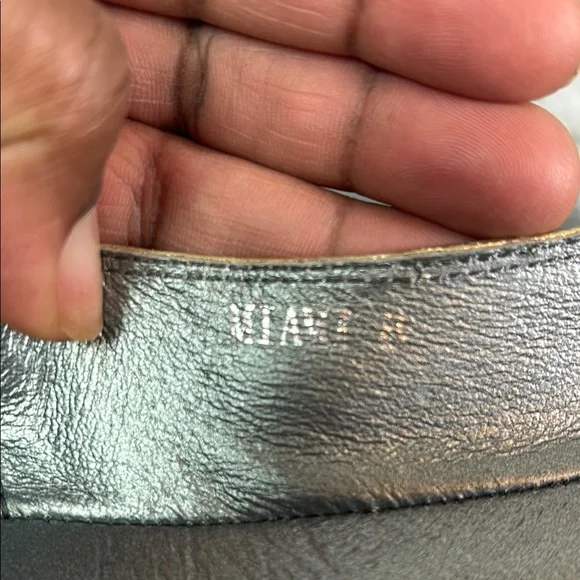 Jeffrey Campbell Gold Metallic Flats with Pointed Toe and Decorative Accent Sz 8 - Picture 7 of 8